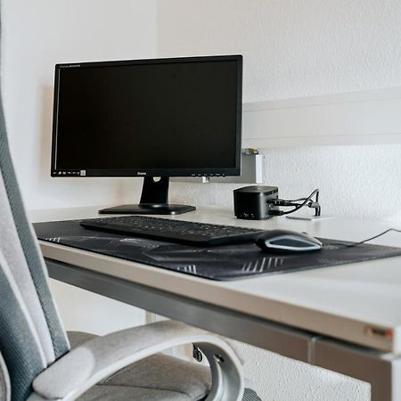 Blissplace 3 Zi Premium Apartment Nahe Getec Arena Mit Kingsize Betten Und Balkon Magdeburg Luaran gambar