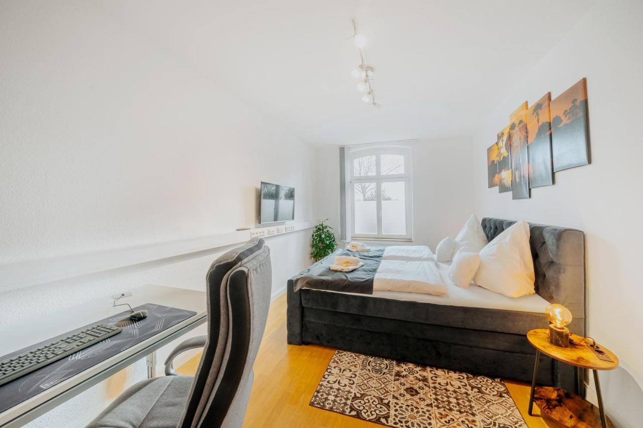 Blissplace 3 Zi Premium Apartment Nahe Getec Arena Mit Kingsize Betten Und Balkon Magdeburg Luaran gambar