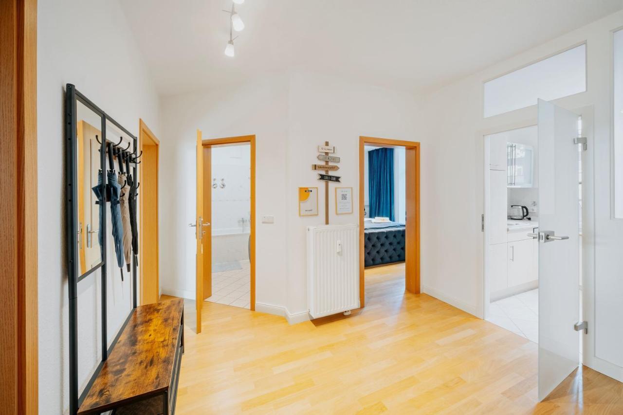 Blissplace 3 Zi Premium Apartment Nahe Getec Arena Mit Kingsize Betten Und Balkon Magdeburg Luaran gambar