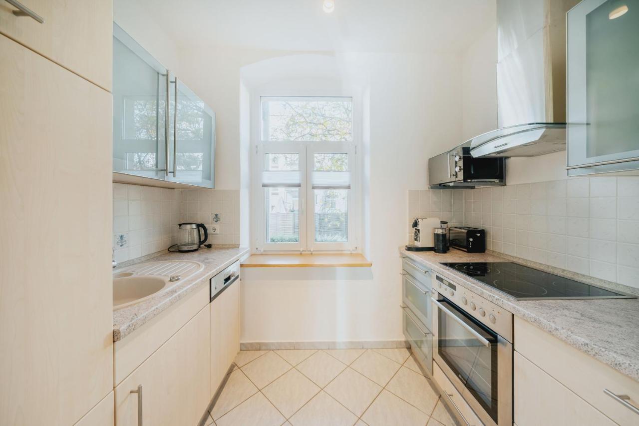 Blissplace 3 Zi Premium Apartment Nahe Getec Arena Mit Kingsize Betten Und Balkon Magdeburg Luaran gambar