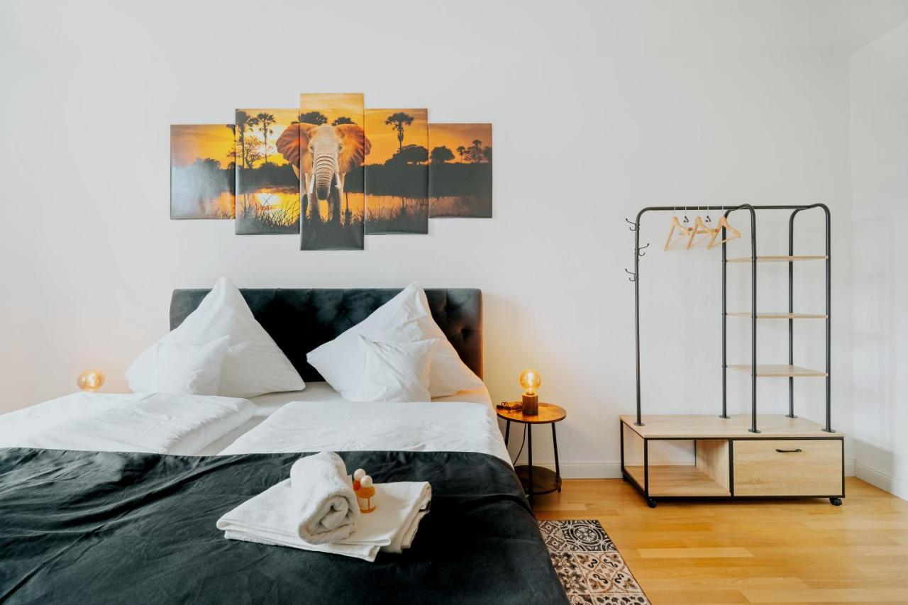 Blissplace 3 Zi Premium Apartment Nahe Getec Arena Mit Kingsize Betten Und Balkon Magdeburg Luaran gambar